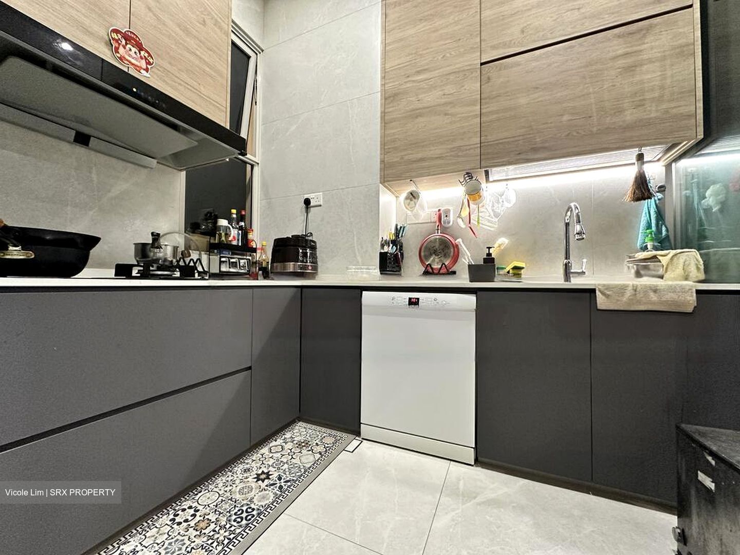 The Top Residence (D19), Terrace #479900671